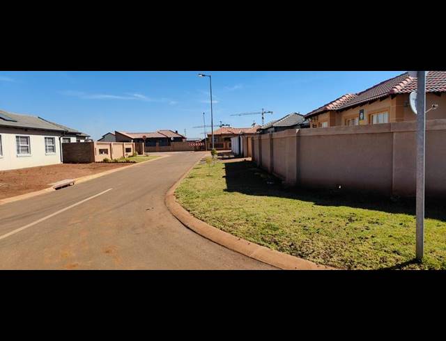 3 BEDROOM HOUSE FOR SALE IN VANDERBIJLPARK CW 5